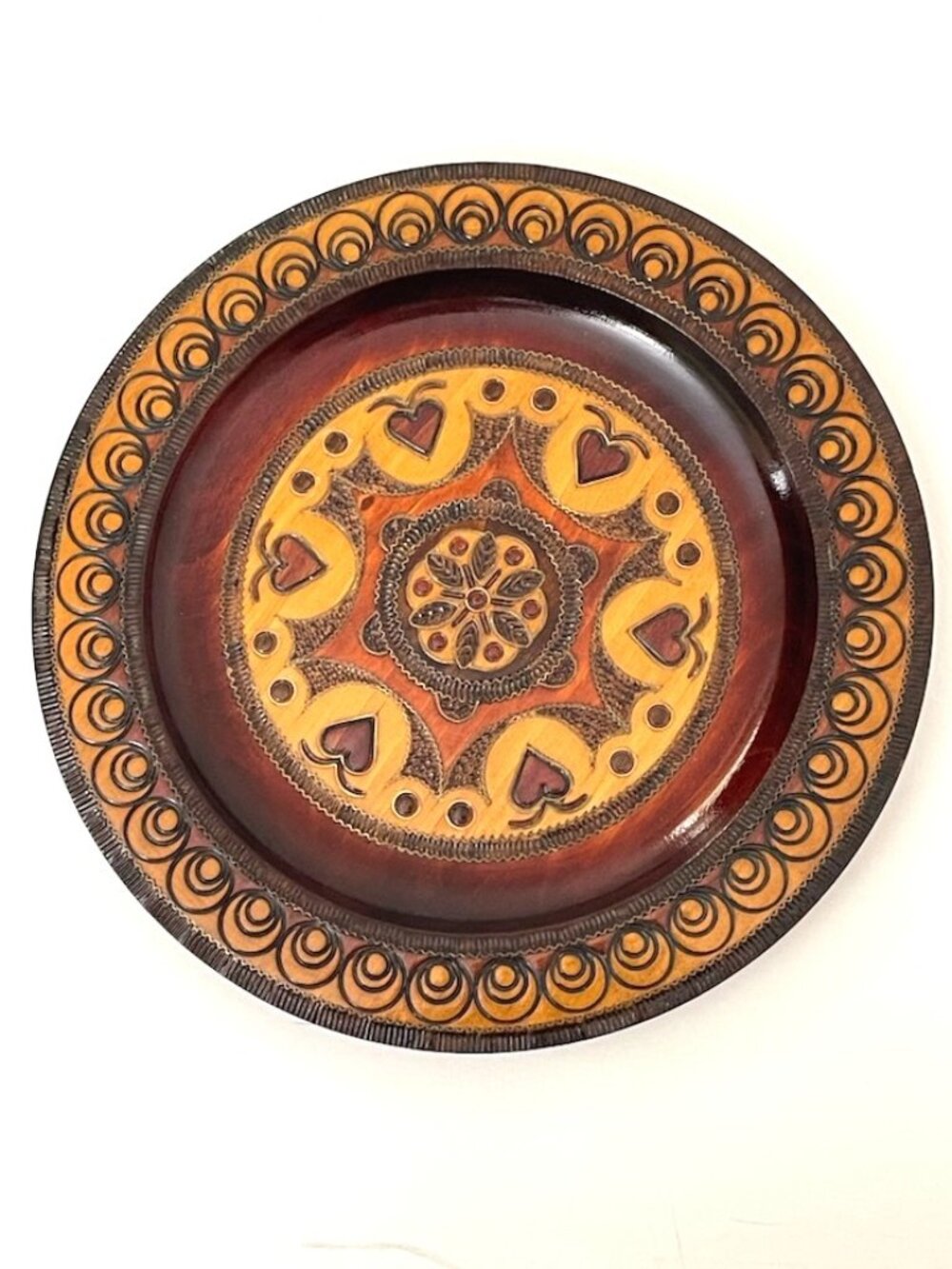 Vintage Hand Carved Wooden Plate Hearts Folk Art Boho Artsy Neutral - Picture 4 of 4